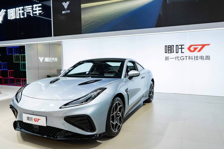 东莞企石镇清景广企业管理咨询哪吒汽车在智能汽车领域的表现，领途汽车在新能源汽车市场中的影响力